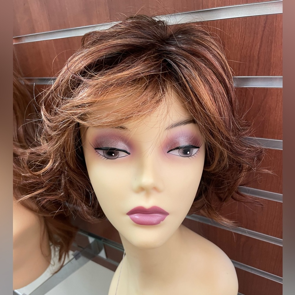 NWT. Fresh Chic by Gabor. Color GL29-31SS shaded rusty auburn.